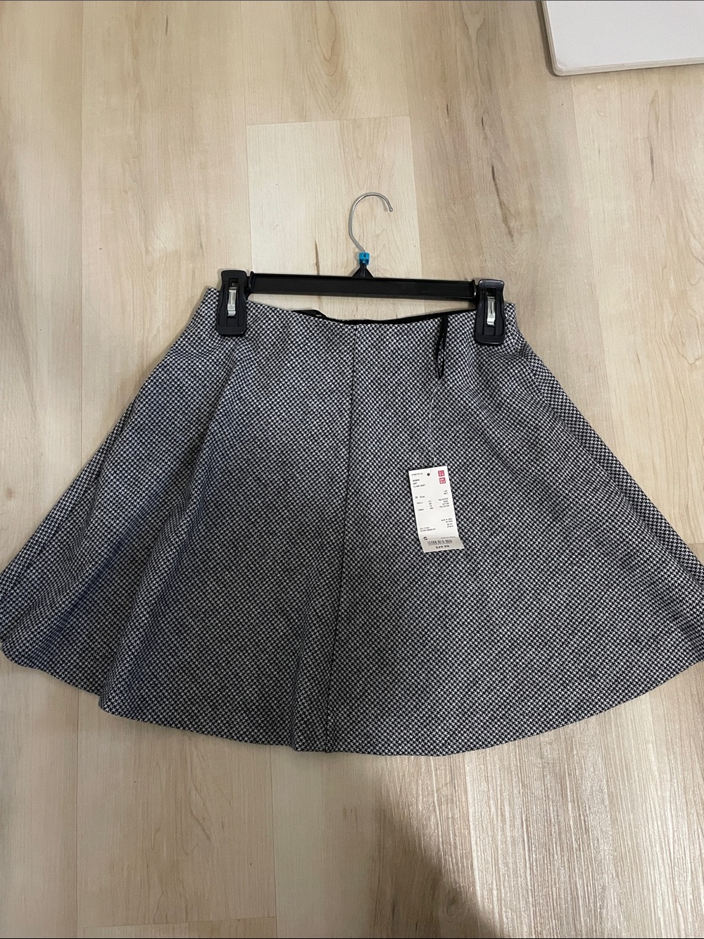 Uniqlo Women's Black and White A-Line Skirt size S